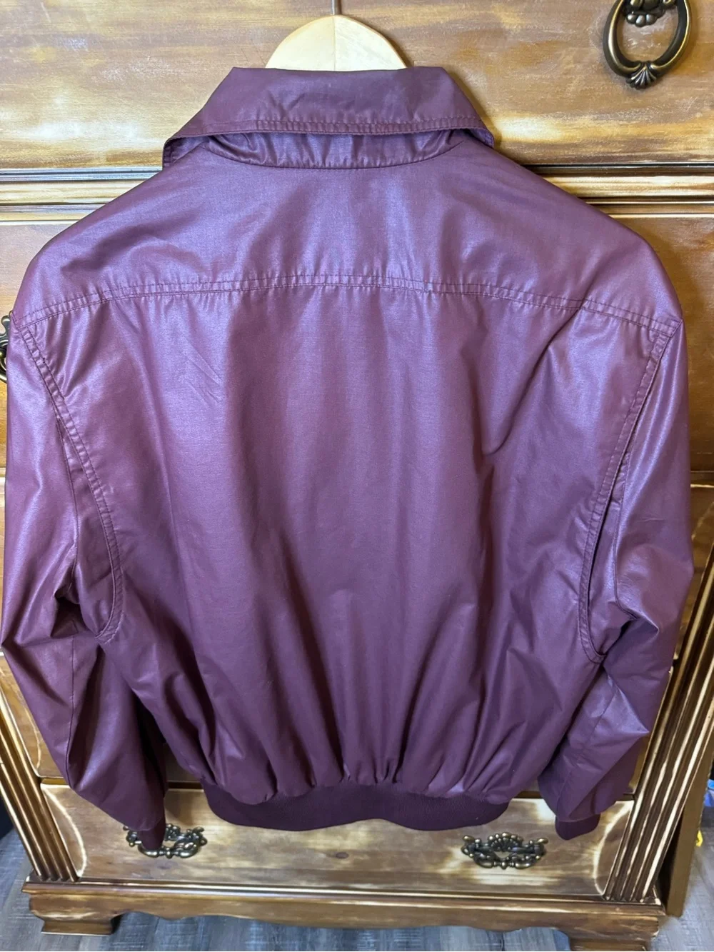 Members Only Vintage Burgundy Bomber Jacket Size 40 - Picture 2 of 3
